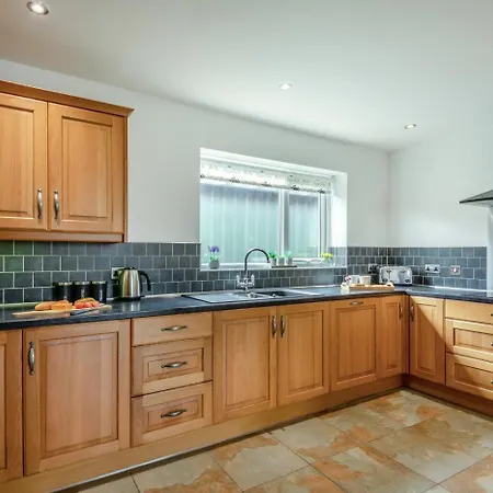 2 Bed In Oc-d32743 * Pickering