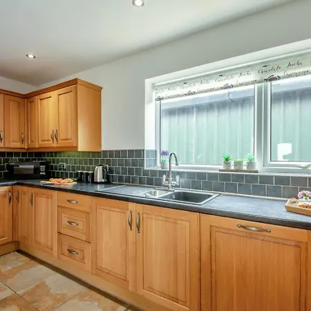 2 Bed In Oc-d32743 * Pickering