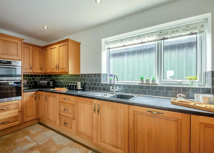 2 Bed In Oc-d32743 * Pickering